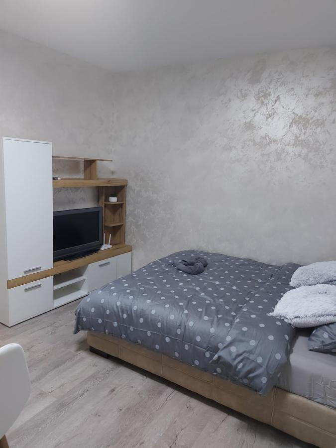 Apartman Mikikiki เบลเกรด ภายนอก รูปภาพ